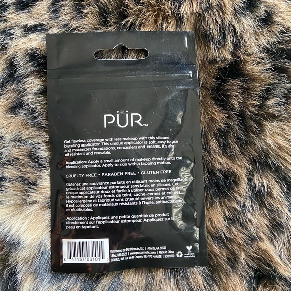 ❌SOLD❌Set of 2, RT powder brush & Pur Pillow Blend - Picture 5 of 8